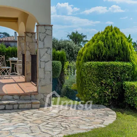 Bunganvilla Villa